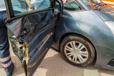 Magstadt: Ein Verkehrsunfall auf der L1185 fordert eine schwerverletzte Person